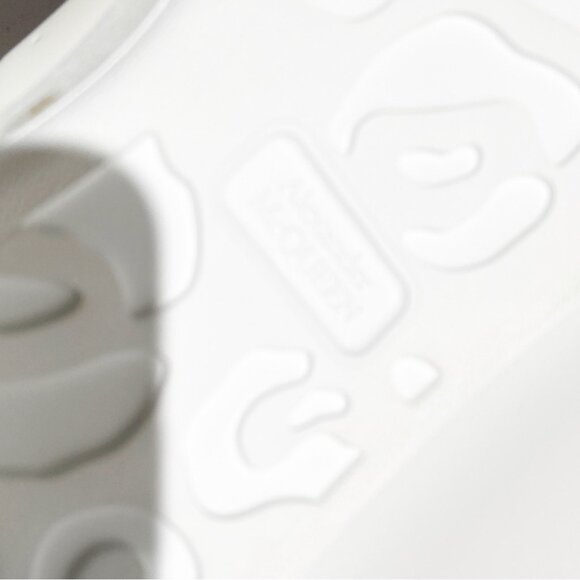 Alexander McQueen Men's Oversized Sneaker in White/Black - Picture 6 of 9